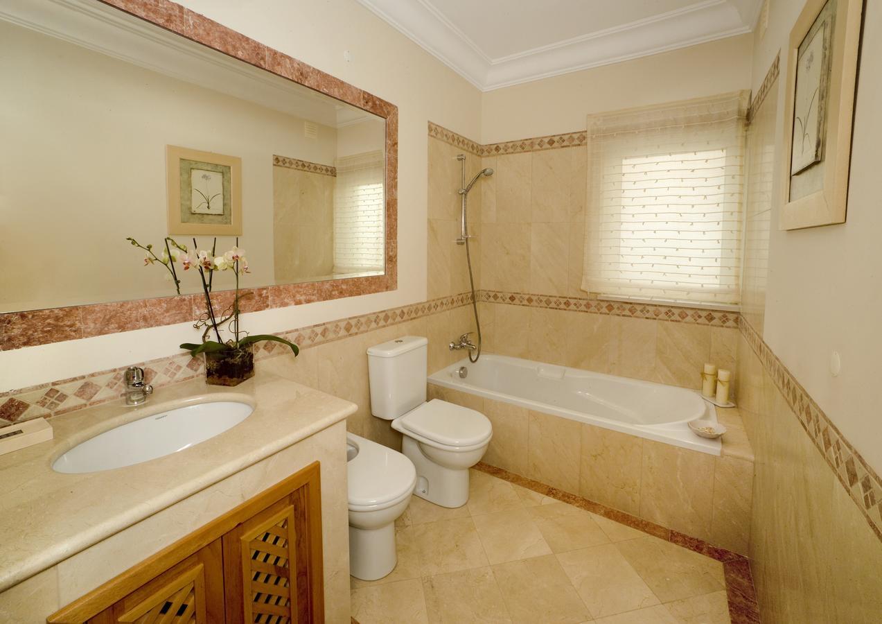 Luxury One Bedroom Palheiro Village By Hr Madeira ฟุงชาล ภายนอก รูปภาพ